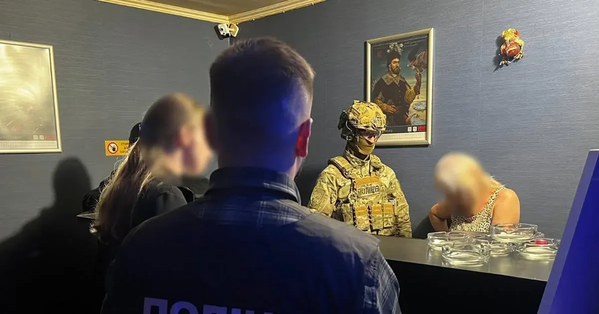 У Волочиську пенсіонерка влаштувала підпільне казино у підвалі
